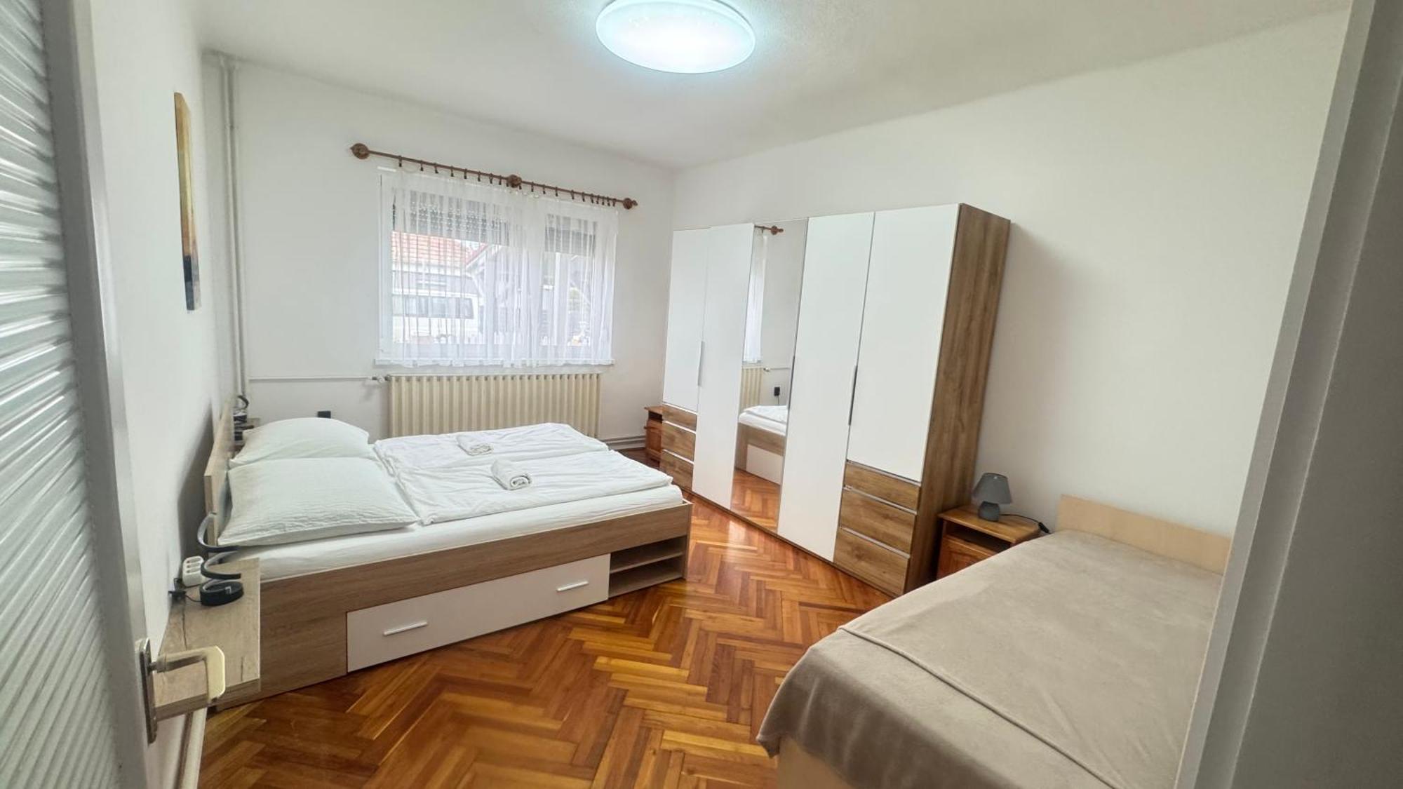 Pingvin Cukrászda Apartman Balatonmáriafürdő Exterior foto